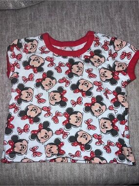 Size 4 Disney Kids Short-Sleeve Minnie Mouse Tee in White and Red